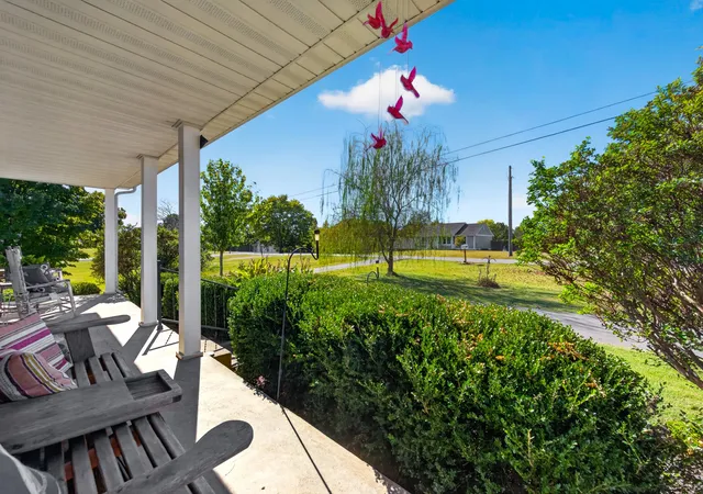 Photo 4 of Single family home for sale at 2671 Holt Ln, Clarksville, TN 37043 | MLS# 3601865 | Listing updated on 2026-10-06