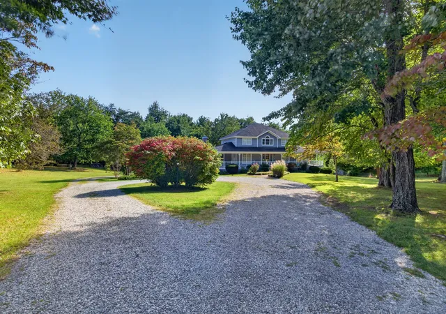 Photo 3 of Single family home for sale at 945 Old Walton Rd, Monterey, TN 38574 | MLS# 3601872 | Listing updated on 2026-09-28