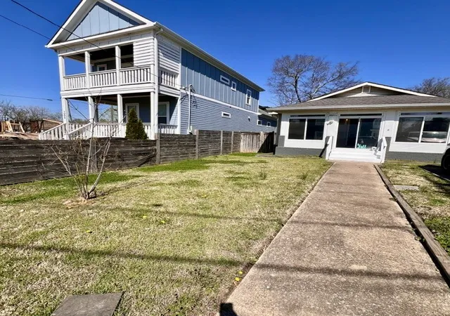 Photo 1 of Single family home for sale at 1004b Clay St, Nashville, TN 37208 | MLS# 3601860 | Listing updated on 2026-09-30