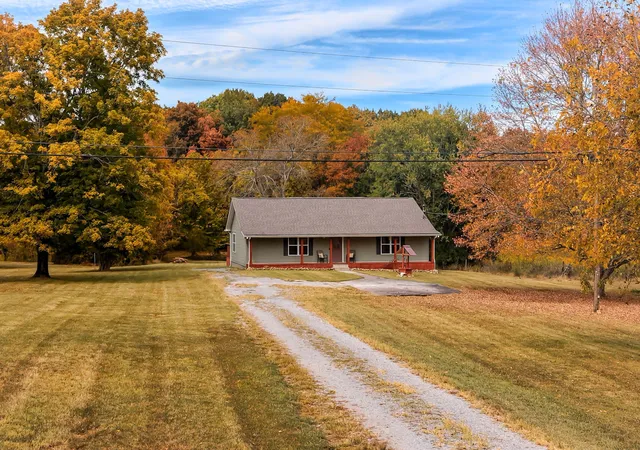 Photo 1 of Single family home for sale at 1614 Warner Brg Rd, Shelbyville, TN 37160 | MLS# 3602222 | Listing updated on 2026-10-05