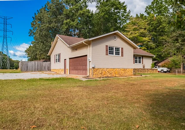 Photo 1 of Single family home for sale at 118 Autumn Ln, Tullahoma, TN 37388 | MLS# 3601868 | Listing updated on 2026-10-09