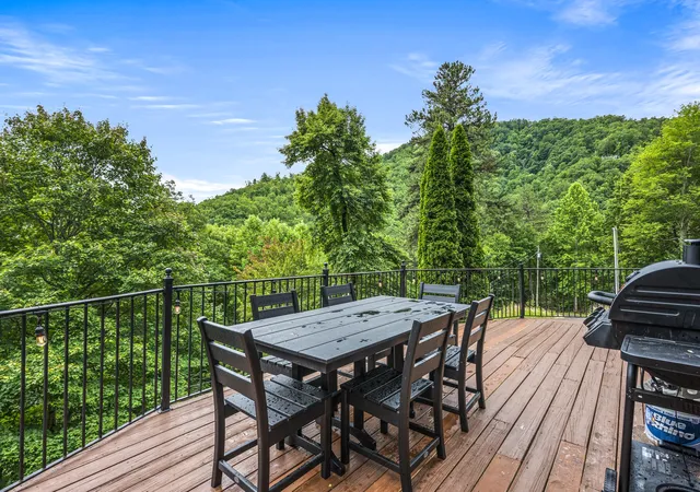 Photo 4 of Single family home for sale at 2733 Pine Crst Ln, Sevierville, TN 37862 | MLS# 3602922 | Listing updated on 2026-10-01