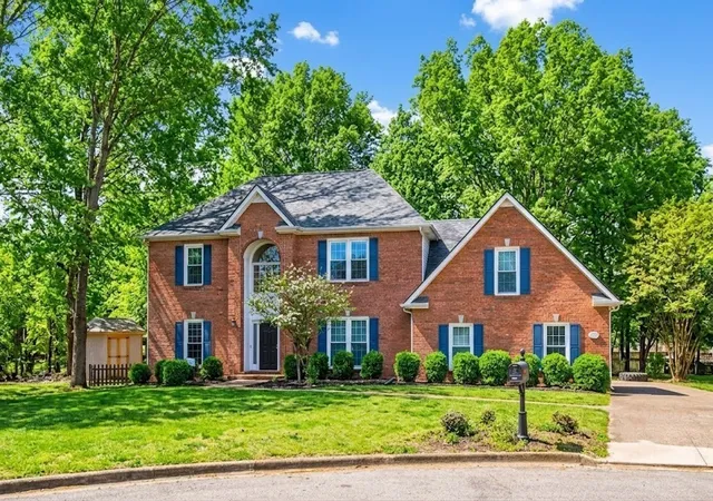 Photo 1 of Single family home for sale at 206 Longwood Ln, Clarksville, TN 37043 | MLS# 3610715 | Listing updated on 2026-10-26