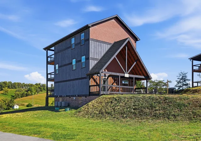 Photo 3 of Single family home for sale at 1128 Sanctuary Shrs Way, Sevierville, TN 37876 | MLS# 3610451 | Listing updated on 2026-10-02