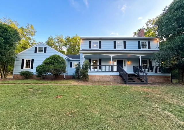 Photo 1 of Single family home for sale at 1104 Lakewood Dr, Gallatin, TN 37066 | MLS# 3601969 | Listing updated on 2026-10-08
