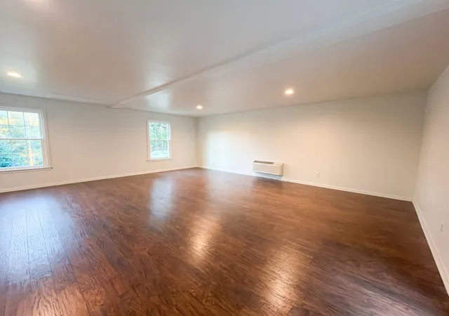 Photo 4 of Single family home for sale at 1104 Lakewood Dr, Gallatin, TN 37066 | MLS# 3601969 | Listing updated on 2026-10-08