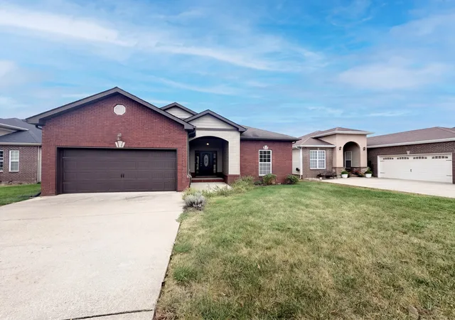 Single family home for sale at 652 White Face Dr, Clarksville, TN 37040 | MLS# 3601895