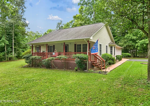 Photo 3 of Single family home for sale at 2006 Keno Dr, Crossville, TN 38572 | MLS# 3601897 | Listing updated on 2026-10-07