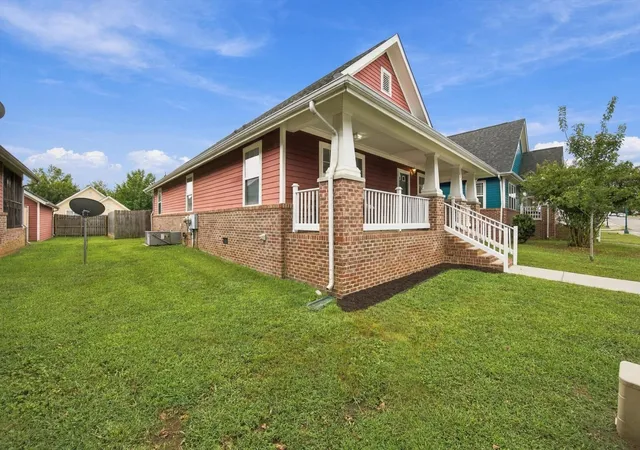Photo 2 of Single family home for sale at 224 West 36th St, Chattanooga, TN 37410 | MLS# 3601898 | Listing updated on 2026-10-05