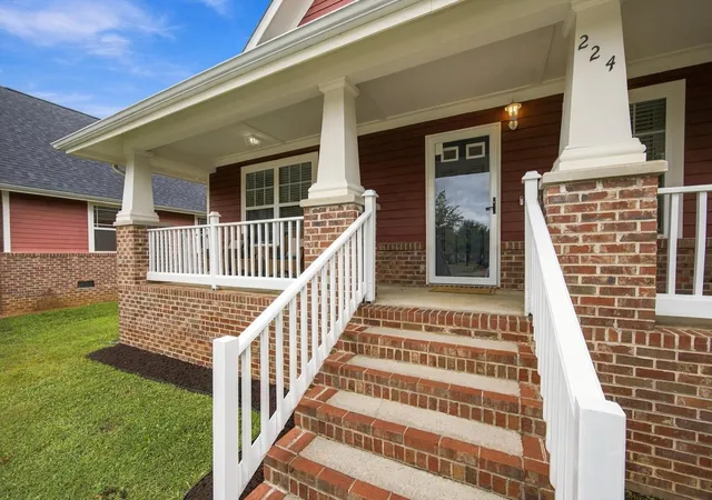 Photo 4 of Single family home for sale at 224 West 36th St, Chattanooga, TN 37410 | MLS# 3601898 | Listing updated on 2026-10-05