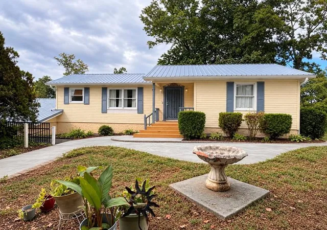 Single family home for sale at 691 Lakehaven Cir, Decatur, TN 37322 | MLS# 3602060