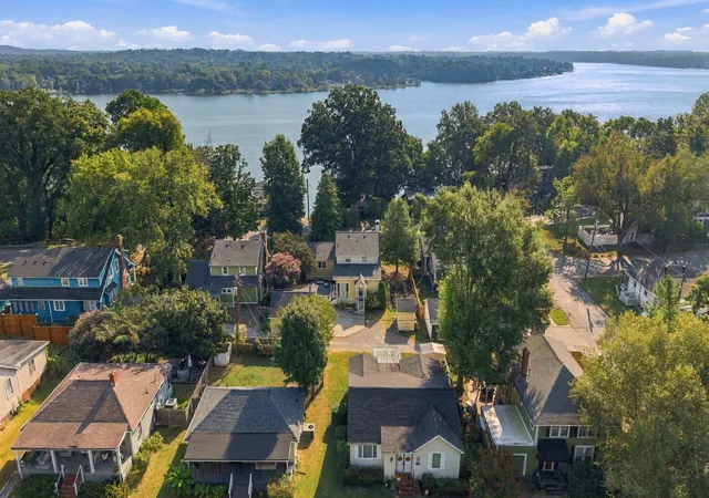 Photo 3 of Single family home for sale at 1004 Riverside Rd, Old Hickory, TN 37138 | MLS# 3603651 | Listing updated on 2026-10-01