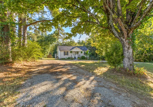 Photo 2 of Single family home for sale at 3141 Vanleer Hwy, Charlotte, TN 37036 | MLS# 3603307 | Listing updated on 2026-10-02