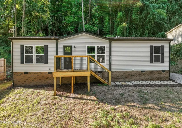Photo 1 of Manufactured home for sale at 1153 Army St, Knoxville, TN 37920 | MLS# 3601948 | Listing updated on 2026-09-28