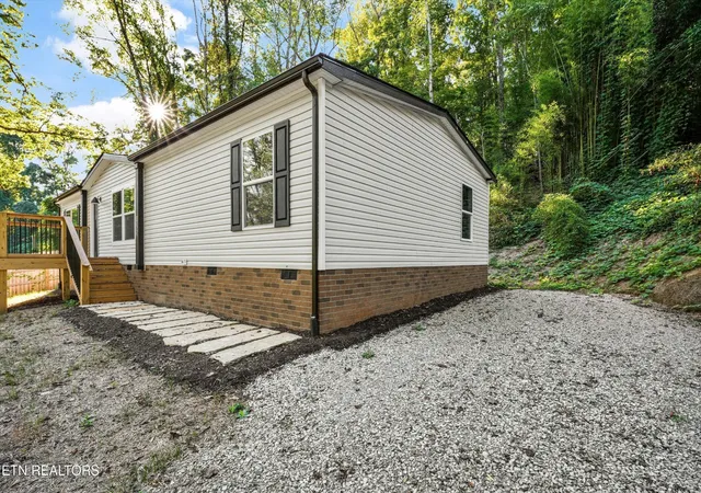 Photo 2 of Manufactured home for sale at 1153 Army St, Knoxville, TN 37920 | MLS# 3601948 | Listing updated on 2026-09-28