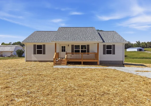 Single family home for sale at 593 Doyle St, Doyle, TN 38559 | MLS# 3601963