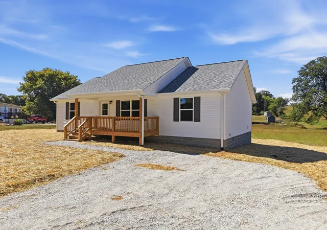 Photo 3 of Single family home for sale at 593 Doyle St, Doyle, TN 38559 | MLS# 3601963 | Listing updated on 2026-09-28