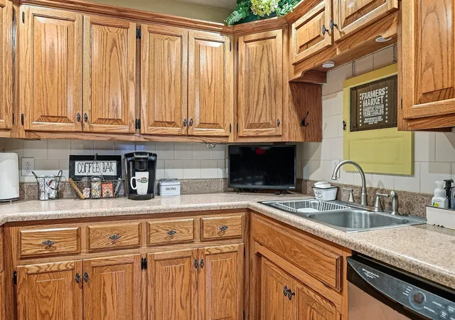 Photo 4 of Sale Pending at 190 Hooper Rd, Smithville, TN 37166 | MLS# 3603019 | Listing updated on 2026-10-26