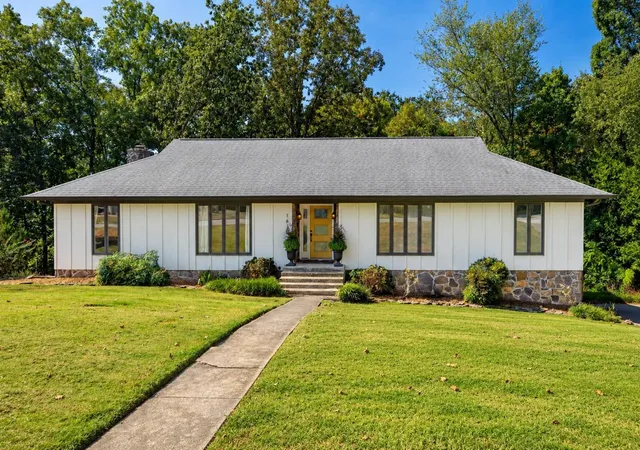 Photo 2 of Single family home for sale at 1610 Starboard Dr, Hixson, TN 37343 | MLS# 3601965 | Listing updated on 2026-10-05