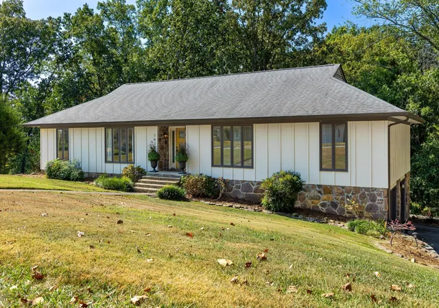 Photo 3 of Single family home for sale at 1610 Starboard Dr, Hixson, TN 37343 | MLS# 3601965 | Listing updated on 2026-10-05