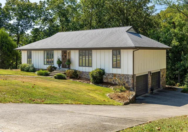 Photo 4 of Single family home for sale at 1610 Starboard Dr, Hixson, TN 37343 | MLS# 3601965 | Listing updated on 2026-10-05