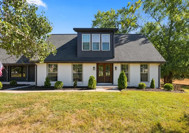 Photo 2 of Single family home for sale at 203 Cheviot Ct, Hendersonville, TN 37075 | MLS# 3611632 | Listing updated on 2026-10-08