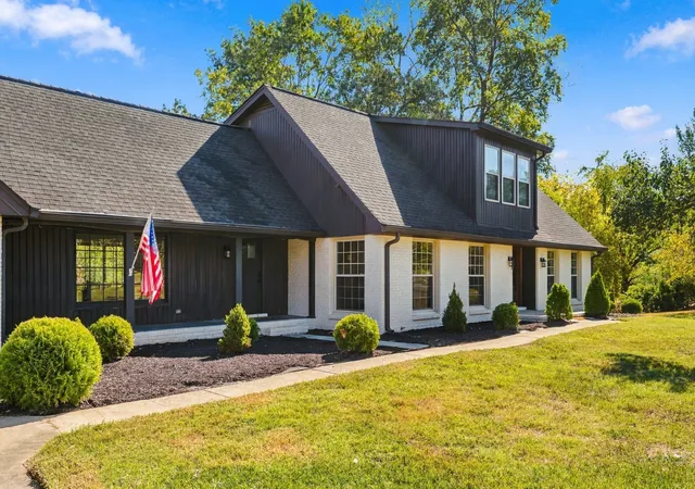Photo 3 of Single family home for sale at 203 Cheviot Ct, Hendersonville, TN 37075 | MLS# 3611632 | Listing updated on 2026-10-08