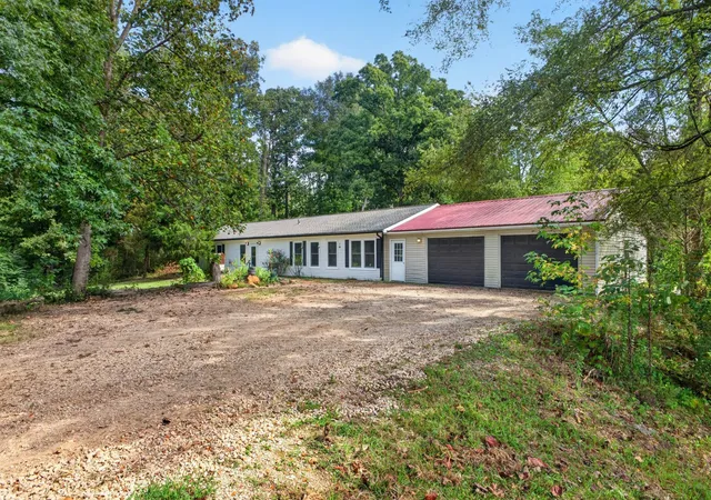 Photo 2 of Single family home for sale at 629 Brasfield Rd, Dresden, TN 38225 | MLS# 3602276 | Listing updated on 2026-10-01
