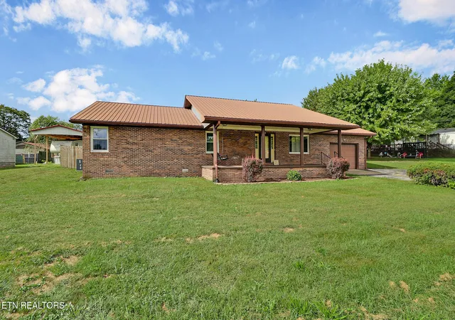 Photo 2 of Single family home for sale at 105 E Minnie Ave, Monterey, TN 38574 | MLS# 3601974 | Listing updated on 2026-09-28