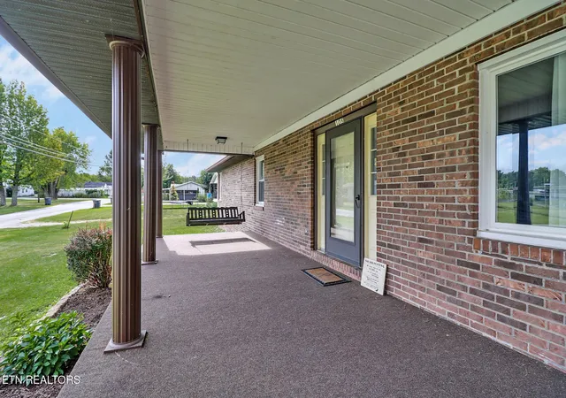 Photo 4 of Single family home for sale at 105 E Minnie Ave, Monterey, TN 38574 | MLS# 3601974 | Listing updated on 2026-09-28