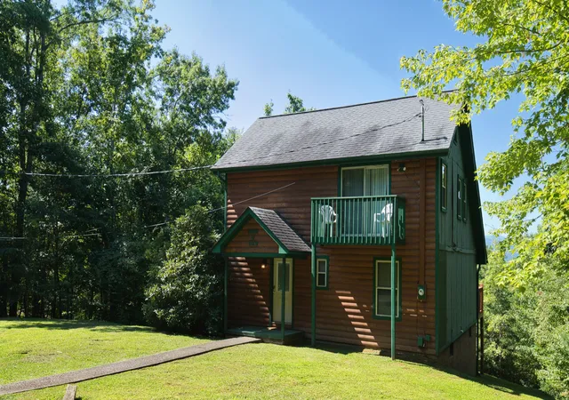Photo 1 of Single family home for sale at 3734 Warden Branch Ln, Gatlinburg, TN 37738 | MLS# 3604009 | Listing updated on 2026-10-01