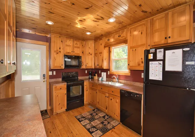 Photo 4 of Single family home for sale at 3734 Warden Branch Ln, Gatlinburg, TN 37738 | MLS# 3604009 | Listing updated on 2026-10-01