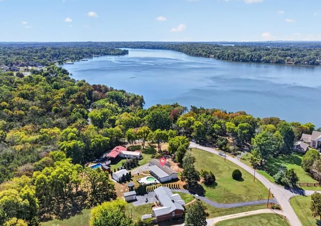 Photo 3 of Single family home for sale at 1103 Forest Harbor Dr, Hendersonville, TN 37075 | MLS# 3602106 | Listing updated on 2026-09-28