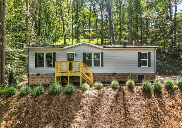 Photo 1 of Manufactured home for sale at 206 Cumberland View Rd, Rocky Top, TN 37769 | MLS# 3601993 | Listing updated on 2026-09-28
