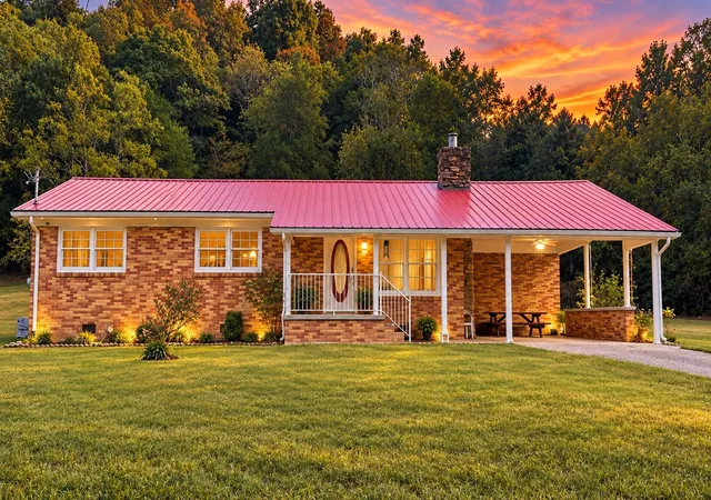 Photo 2 of Single family home for sale at 285 Spring Crk Rd, Westpoint, TN 38486 | MLS# 3612577 | Listing updated on 2026-10-07