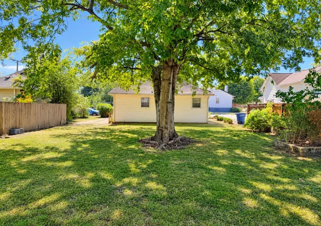Photo 3 of Sale Pending at 504 Wall St, Mount Pleasant, TN 38474 | MLS# 3602367 | Listing updated on 2026-10-02