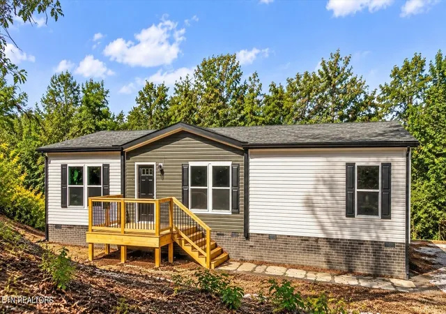 Photo 1 of Manufactured home for sale at 3827 Demory Rd, La Follette, TN 37766 | MLS# 3601997 | Listing updated on 2026-09-28