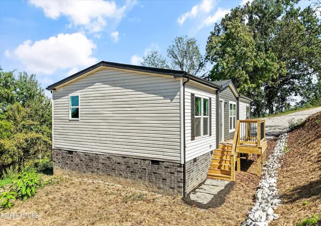 Photo 2 of Manufactured home for sale at 3827 Demory Rd, La Follette, TN 37766 | MLS# 3601997 | Listing updated on 2026-09-28