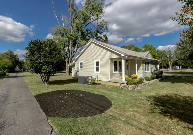 Photo 3 of Single family home for sale at 1705 E Pitts Ln, Murfreesboro, TN 37130 | MLS# 3603832 | Listing updated on 2026-10-01