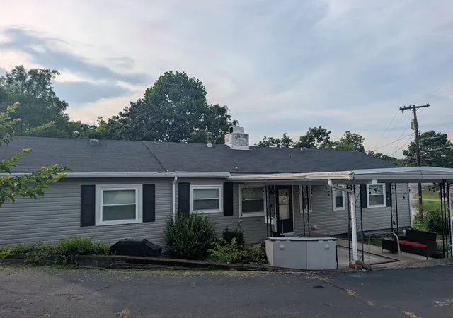 Photo 1 of Single family home for sale at 341 Vermont Ave, Oak Ridge, TN 37830 | MLS# 3610057 | Listing updated on 2026-10-05