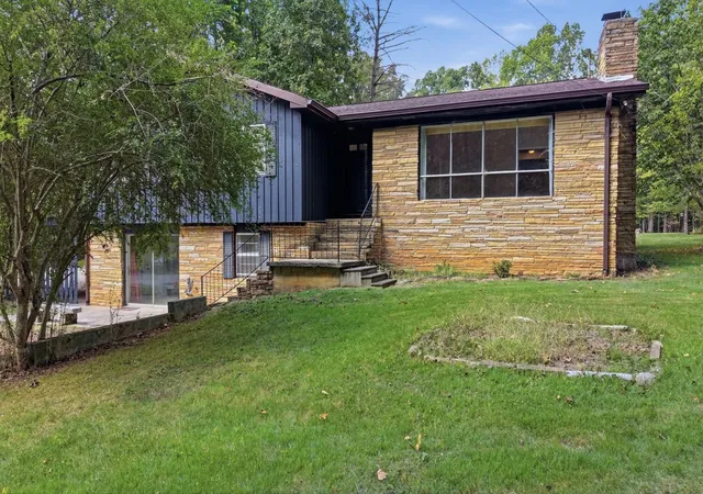 Photo 3 of Single family home for sale at 2470 Eastbrook Rd, Estill Springs, TN 37330 | MLS# 3602051 | Listing updated on 2026-10-03