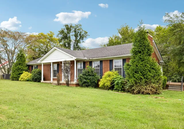 Photo 2 of Single family home for sale at 5988 Highway 31 W, Portland, TN 37148 | MLS# 3603073 | Listing updated on 2026-10-08