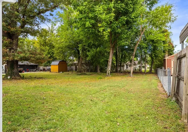 Photo 3 of Single family home for sale at 4325 Greenbriar Rd, Chattanooga, TN 37412 | MLS# 3602417 | Listing updated on 2026-10-02