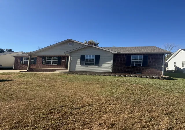Photo 2 of Single family home for sale at 1940 Waterford Dr, Old Hickory, TN 37138 | MLS# 3602075 | Listing updated on 2026-09-29