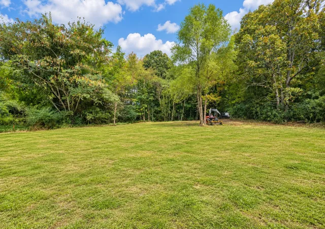 Photo 3 of Single family home for sale at 1023 Abiff Rd, Bon Aqua, TN 37025 | MLS# 3602588 | Listing updated on 2026-10-03