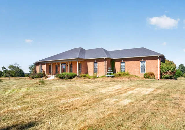 Photo 2 of Single family home for sale at 6515 Greenville Rd, Hopkinsville, KY 42240 | MLS# 3603555 | Listing updated on 2026-10-01