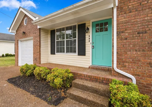 Photo 1 of Single family home for sale at 342 N Birchwood Dr, Hendersonville, TN 37075 | MLS# 3602378 | Listing updated on 2026-10-07