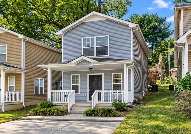 Photo 2 of Single family home for sale at 1061/2 Riverview Dr, Clarksville, TN 37040 | MLS# 3603669 | Listing updated on 2026-10-03