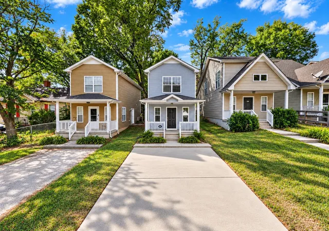 Photo 3 of Single family home for sale at 1061/2 Riverview Dr, Clarksville, TN 37040 | MLS# 3603669 | Listing updated on 2026-10-03