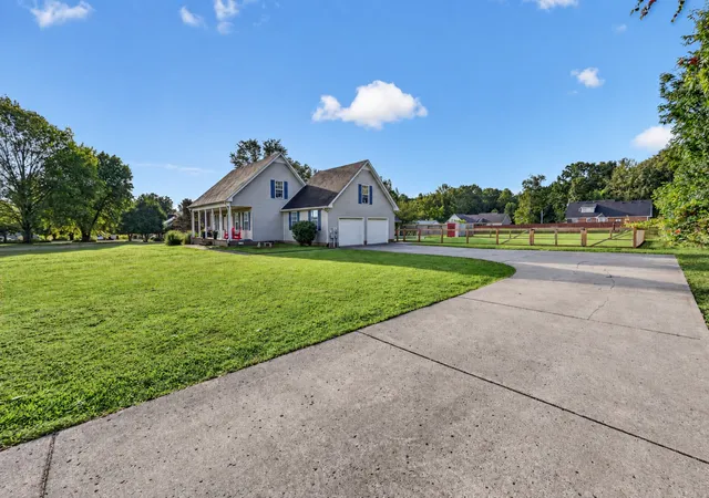 Photo 4 of Single family home for sale at 8369 Bethlehem Rd, Springfield, TN 37172 | MLS# 3602781 | Listing updated on 2026-10-07